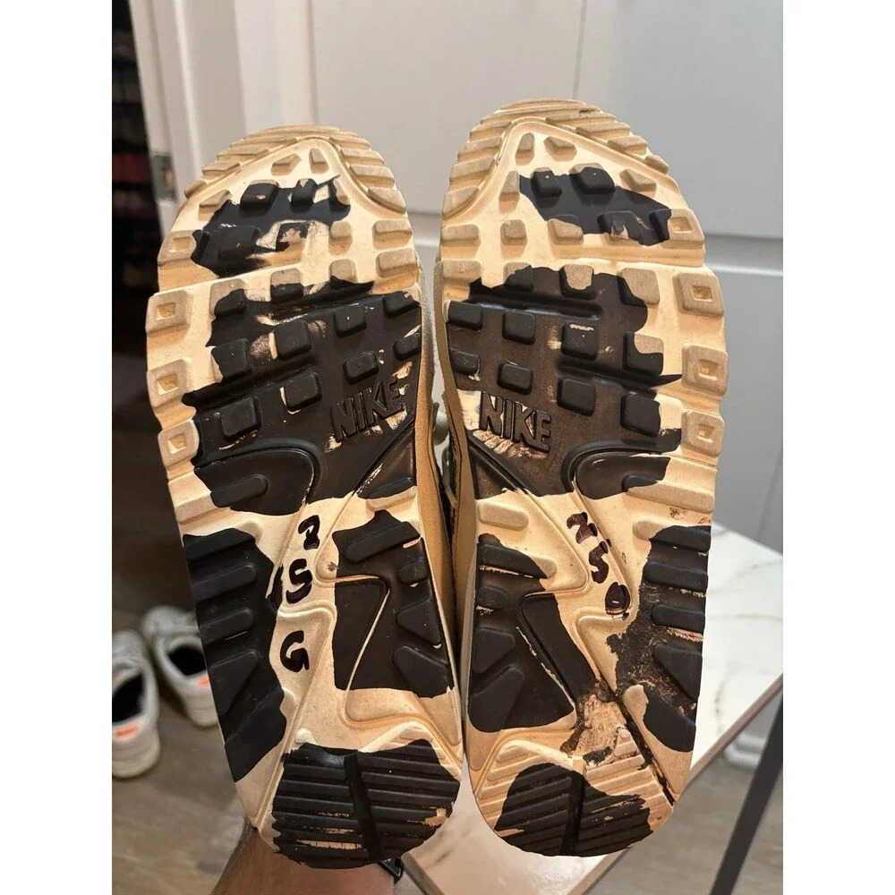 Nike WMNS AIR MAX 90 FUTURA 'COW PRINT' size 9